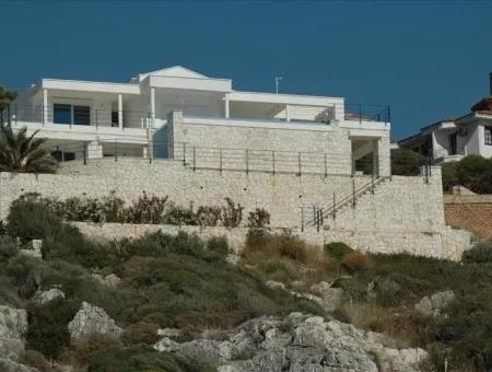 Villa Zum Verkauf-Meer-Villa Zum Verkauf Mit Aussicht Auf Das Meer Und Die Insel Meis. Nov