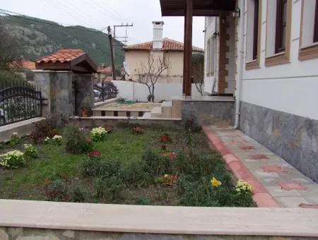 Plot 4 Sale In La Luxury Villa For Sale In Urla Within 1078M2 Custom Made Villa 1