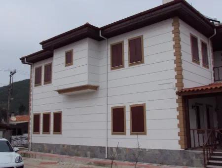 Ulada Satılık Lüks Villa Ulada 1078M2 Arsa İçinde Özel Yapılmış Satılık 4+1 Villa