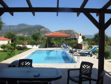 Dalyan Arıkbaşın'da Satılık Villa