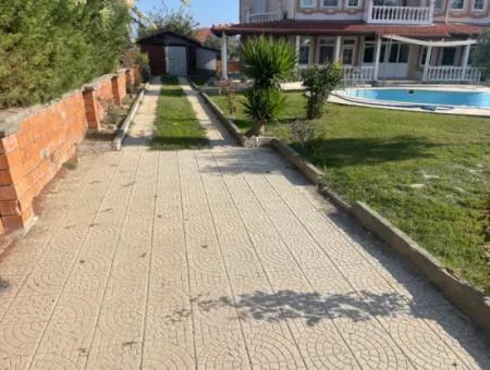 Dalyan'da 1000M2 Arsa İçin'de 4+1 Satılık Villa