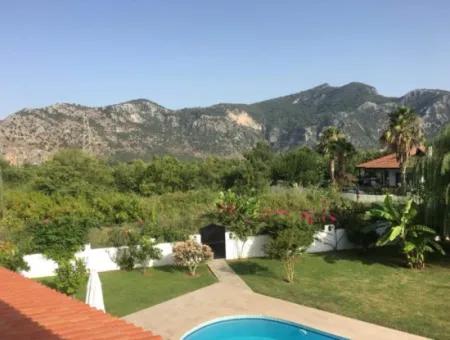 Dalyan'da 1015M2  Arsa İçinde 4+1 Satılık Villa